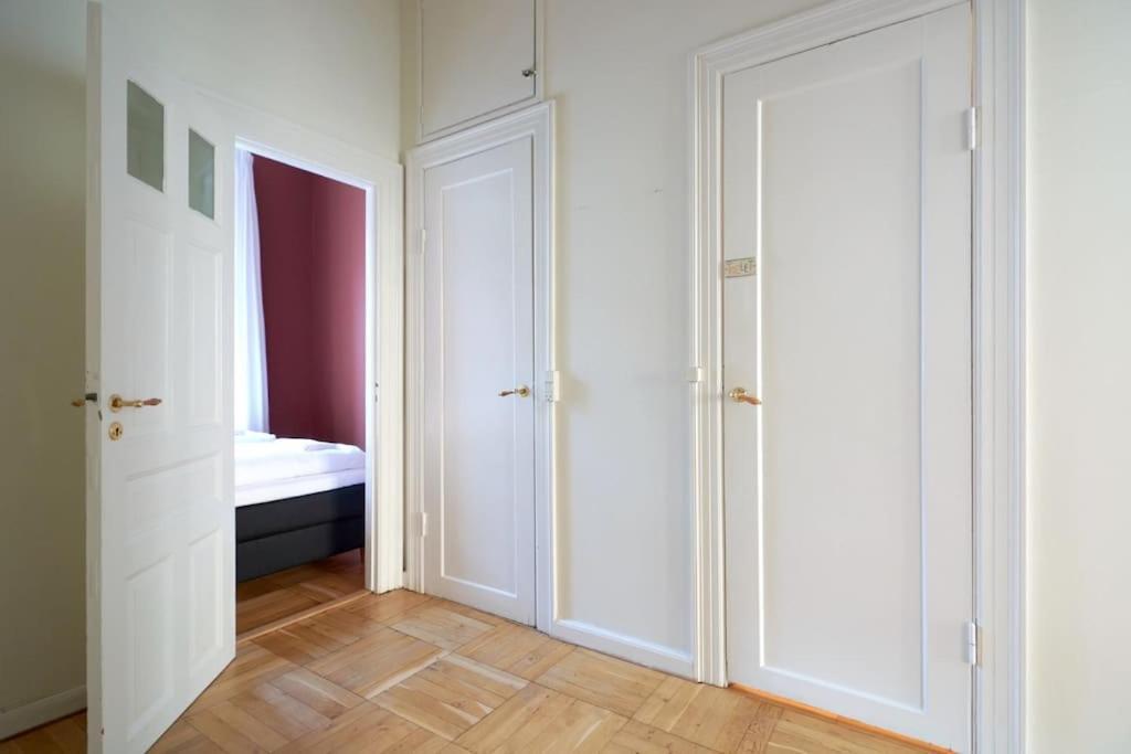 Moderen And Sleek 3Br With Bath By The Lakes And Metro Kopenhag Dış mekan fotoğraf