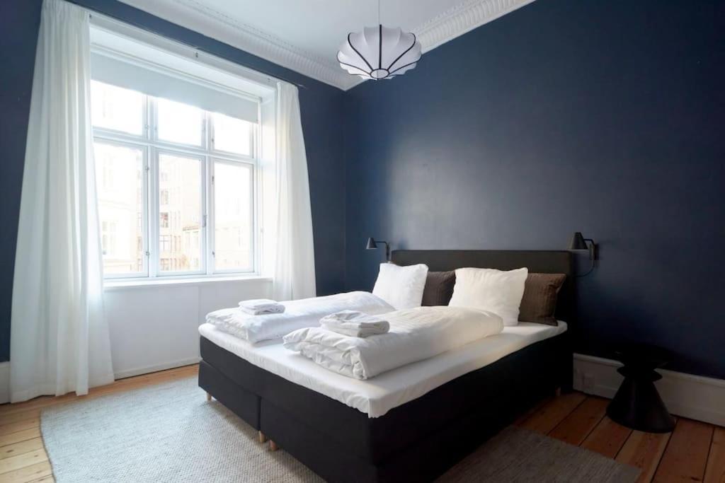 Moderen And Sleek 3Br With Bath By The Lakes And Metro Kopenhag Dış mekan fotoğraf